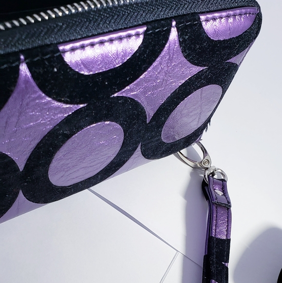 NWT Wristlet w/Black Suede & Purple Circles - Picture 3 of 6